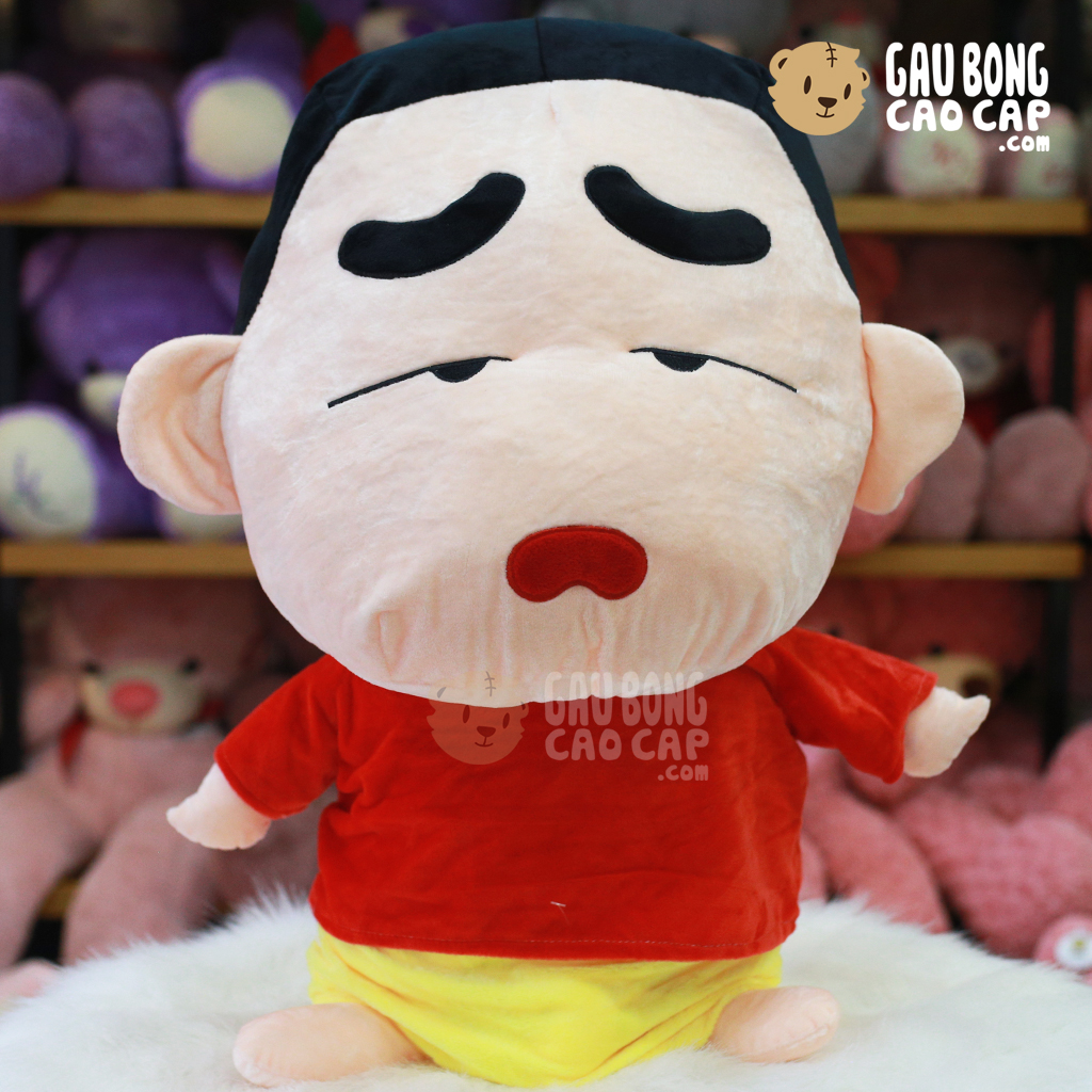 Shin mặc quần vàng áo đỏ